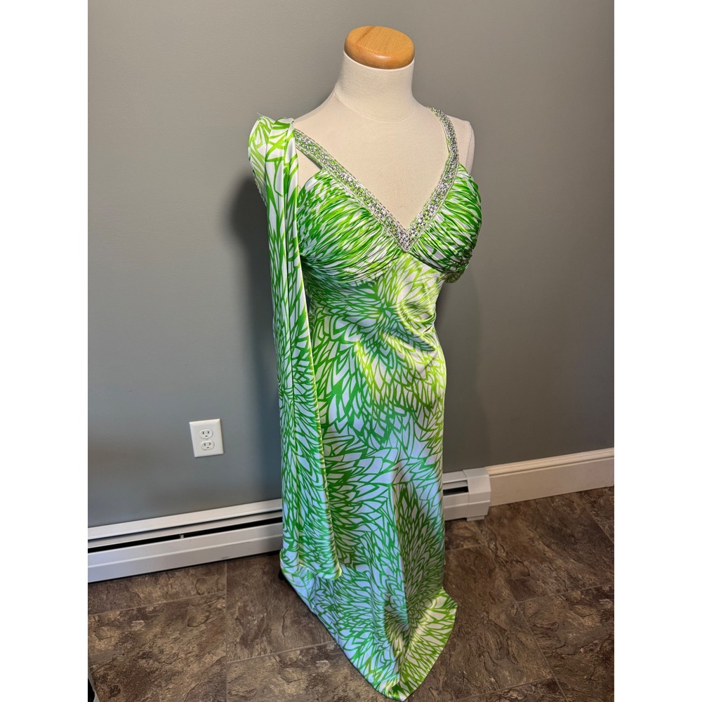 Morgan & Co. Green Floral Rhinestone V-Neck Formal Gown Prom Hoco Dress Sz 3/4